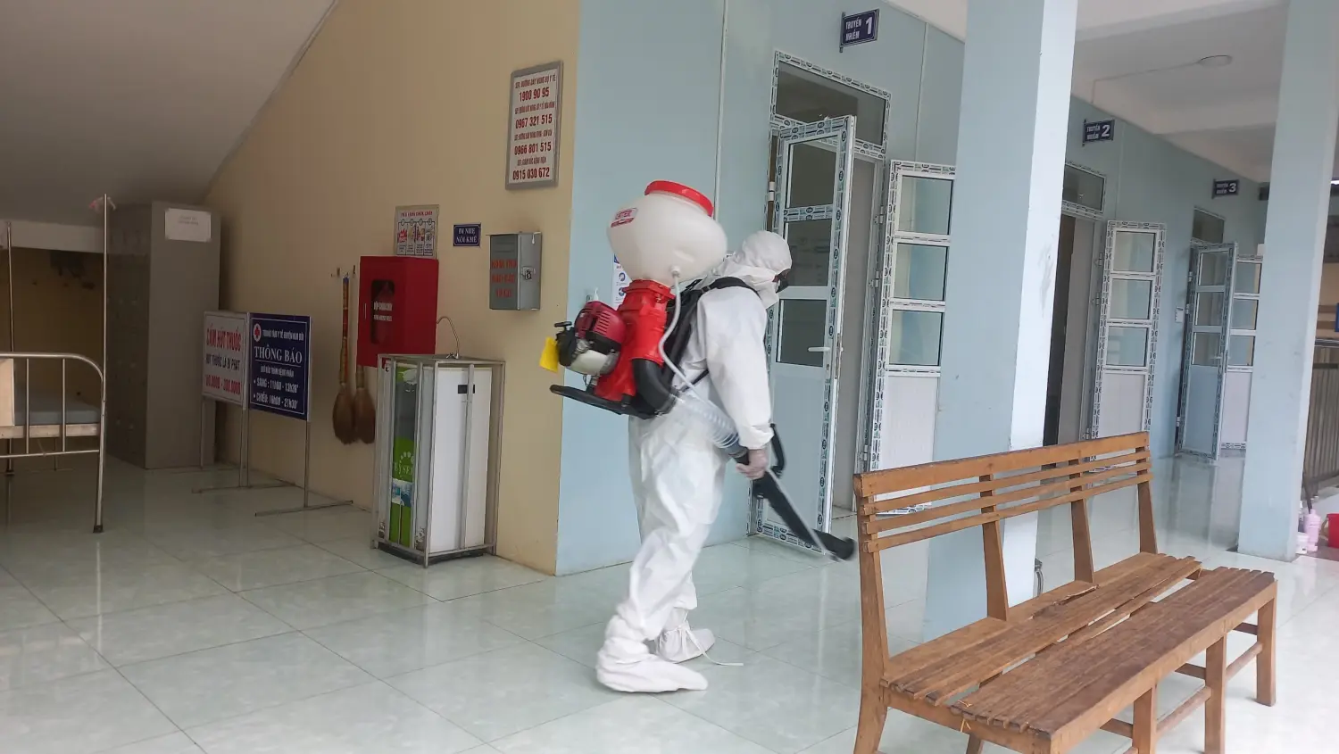 PHÒNG CHỐNG COVID-19 BẰNG VIỆC THỰC HIỆN CÁC KHUYẾN CÁO BẢO VỆ VÀ CHĂM SÓC SỨC KHỎE